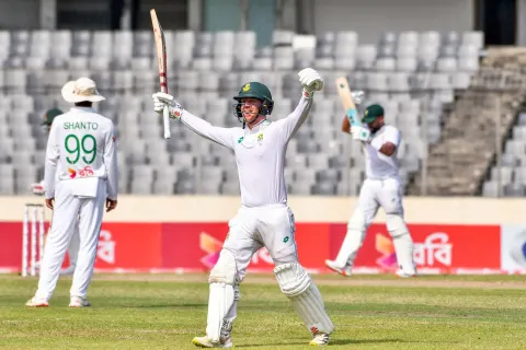 Verreynne’s  ton pushes Bangladesh on the brink 