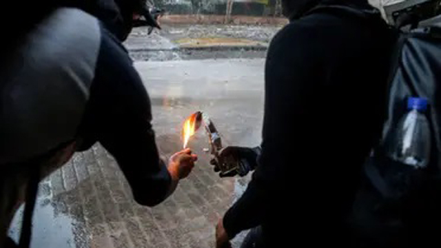 30 Chilean students hurt in Molotov cocktail blast