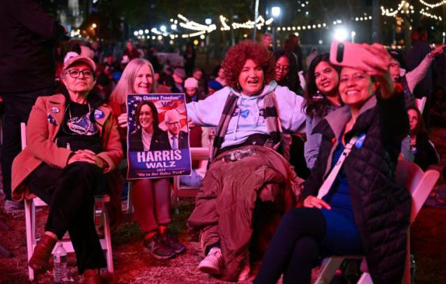 Fear, hope and bluster for US voters as campaign hits climax