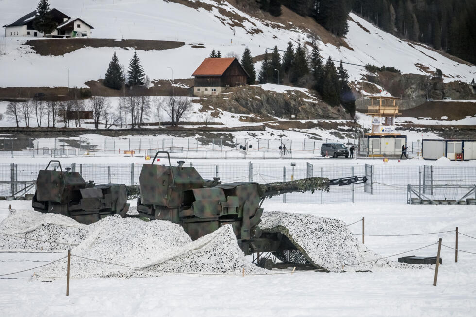 New 'oligarchy' under fire as elites descend on Davos