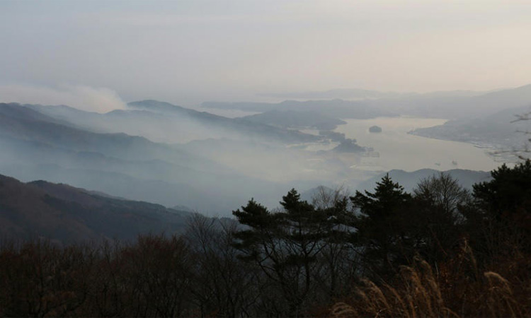 Japan deploys nearly 1,700 firefighters to tackle forest blaze
