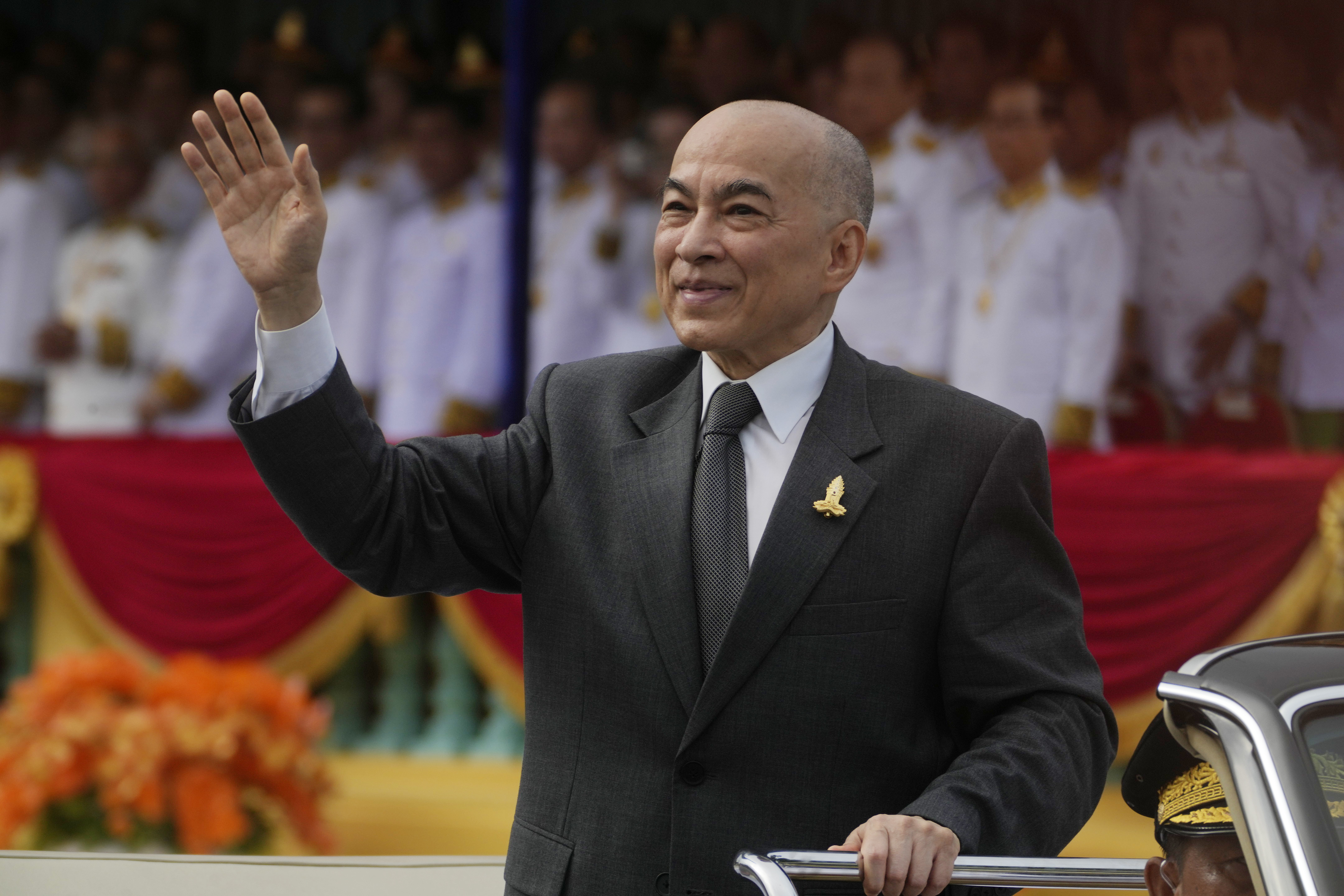 Cambodian king, mother travel to China for regular health checkups