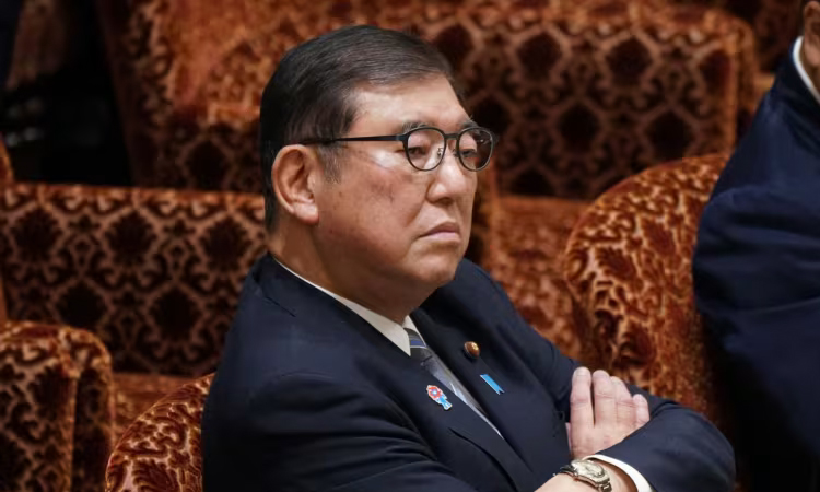 Japan govt approval rate drops after gift voucher row