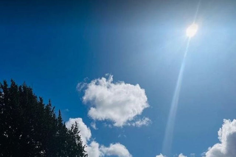 Mild to moderate heat wave sweeps over many districts: Met office