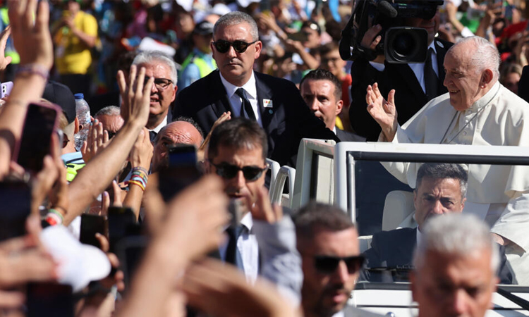 Climate campaigners praise a cool pope
