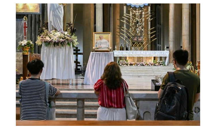 'The voice of God': Filipinos wrestle with death of Pope Francis