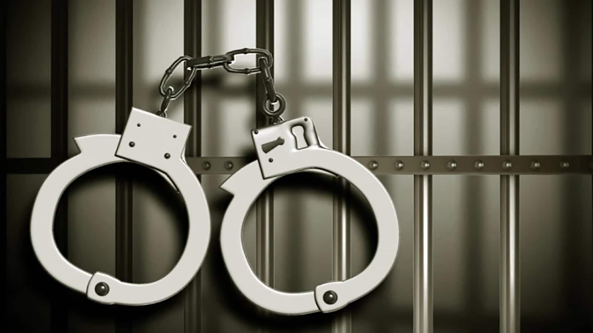 Elderly man held with 14 gold bars in Ctg