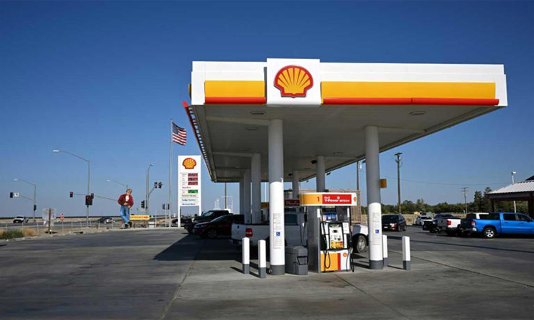Shell net profit sinks 35% in first quarter as oil prices fall
