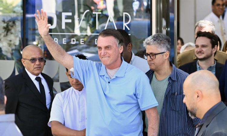 Bolsonaro leaves hospital three weeks after abdominal surgery