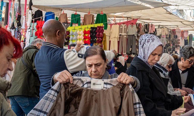 Turkey annual inflation eases to 37.9%