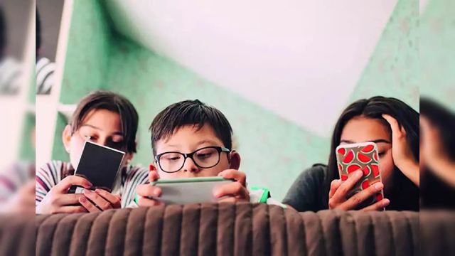 New Zealand PM proposes banning under-16s from social media
