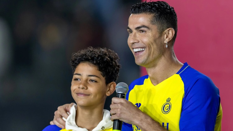 Cristiano Ronaldo's eldest son called up by Portugal Under-15s