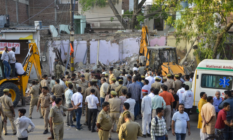 Eight killed, 29 injured in shelling in Indian border town: local official