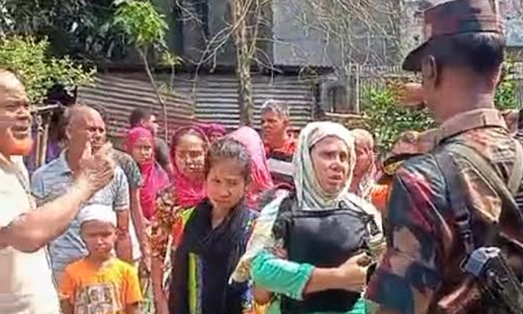 BGB detains 44 from Roumari, Bhurungamari borders