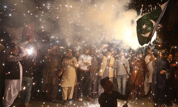 India, Pakistan reach ceasefire -- but trade claims of violations