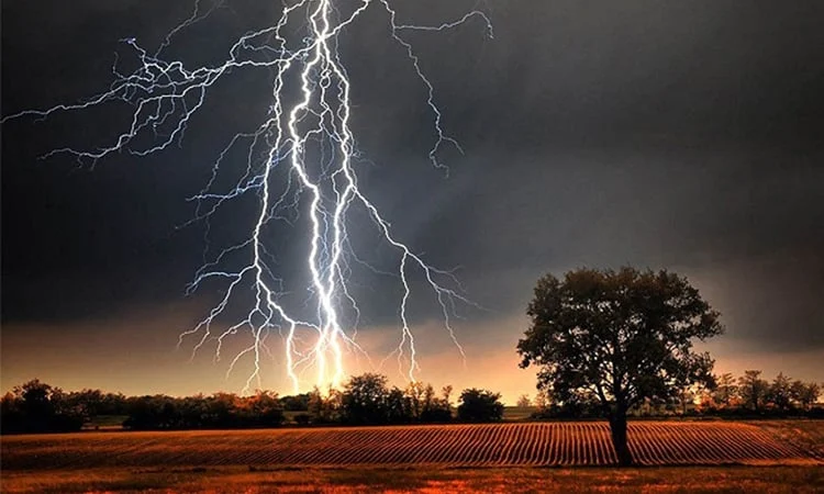 5 killed in B'baria lightning strikes
