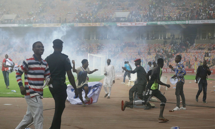 Fan violence casts shadow over Nigerian football league