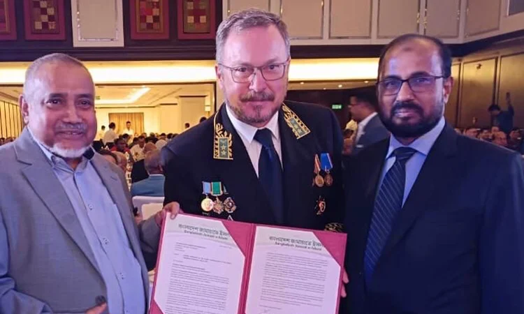 Jamaat leaders attend Russian Federation National Day event