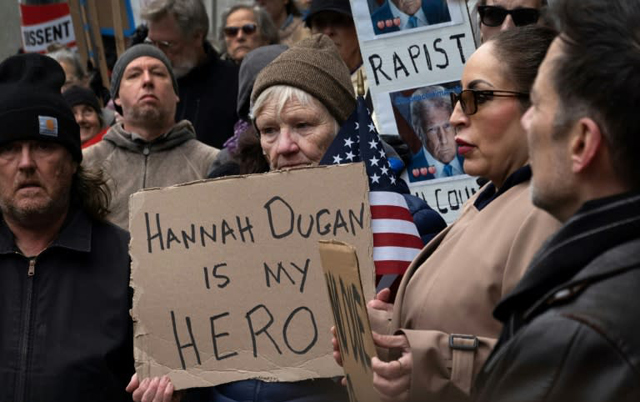 US judge indicted on charges of shielding undocumented migrant