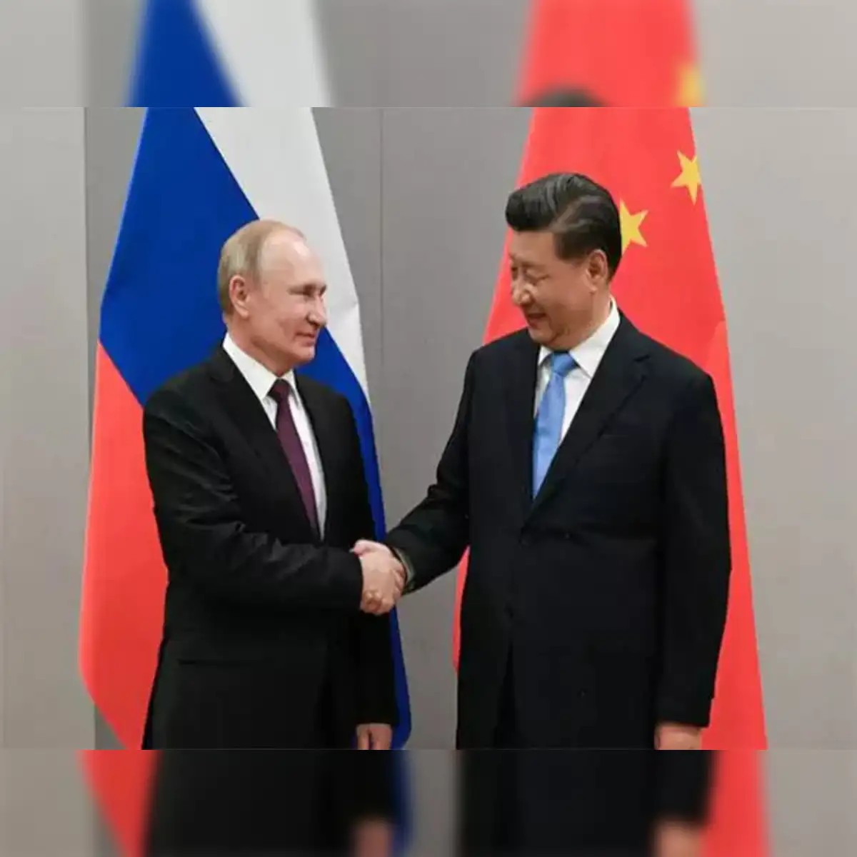 China says ready to 'expand practical cooperation' with Russian army