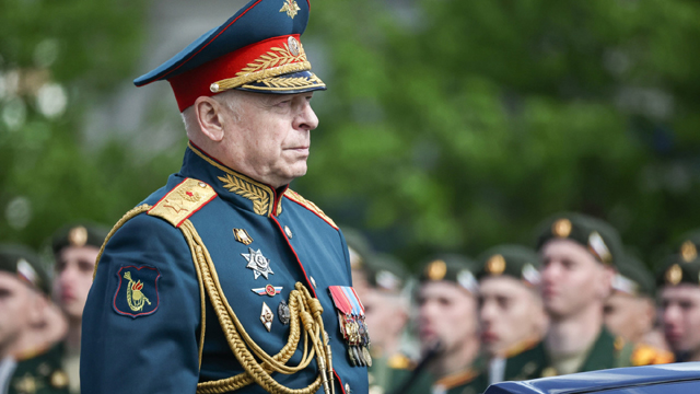 Putin sacks chief of military's land forces