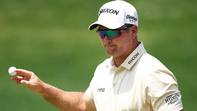 Kiwi Fox, local hero Smalley make most of late PGA calls