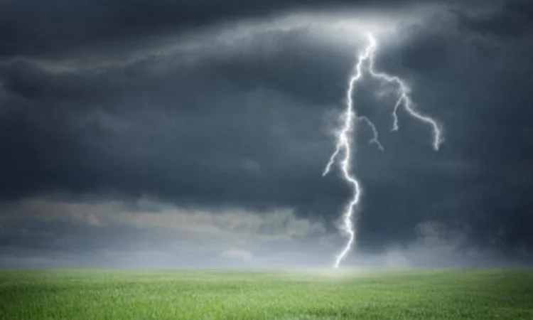 Lightning strike kills farmer in Lalmonirhat