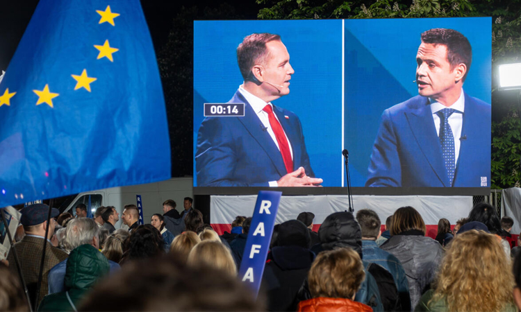 Pro-EU mayor, nationalist historian set for Polish presidential runoff
