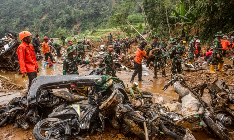 Indonesia landslide death toll rises to 9 as rescue suspended: official