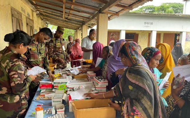 Bangladesh Army conducts free medical campaign in Joypurhat