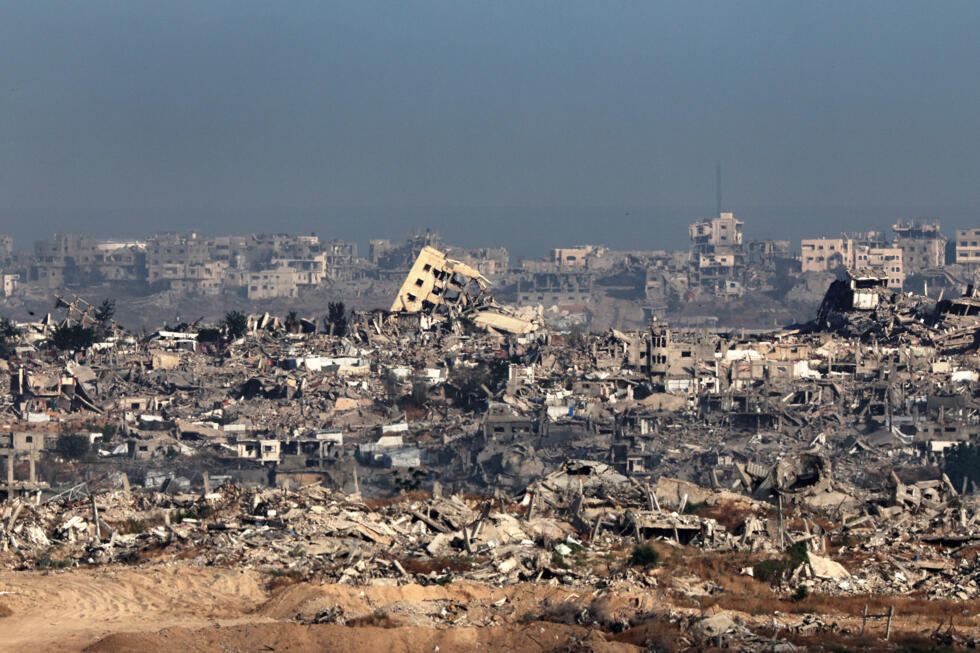 Gazans wait for aid as Israel faces mounting pressure