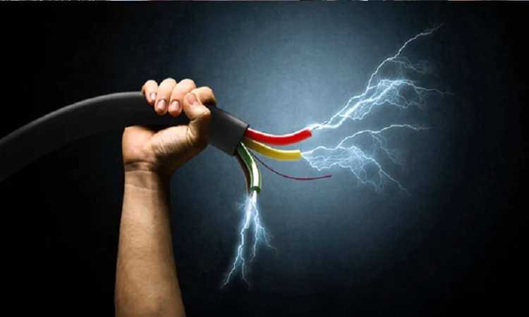 Two electrocuted in Chandpur
