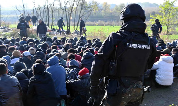 Migrant killed in clashes with Serbian police