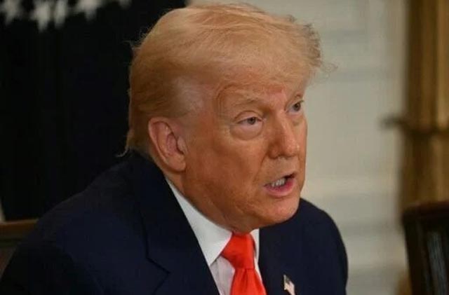 Trump fires new 50% tariff threat at EU, targets smartphones