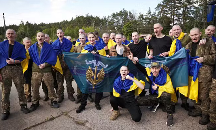 Ukraine, Russia begin biggest prisoner swap of war