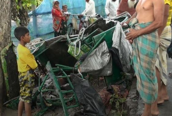 Minor boy dies, 5 injured in Satkhira road crash