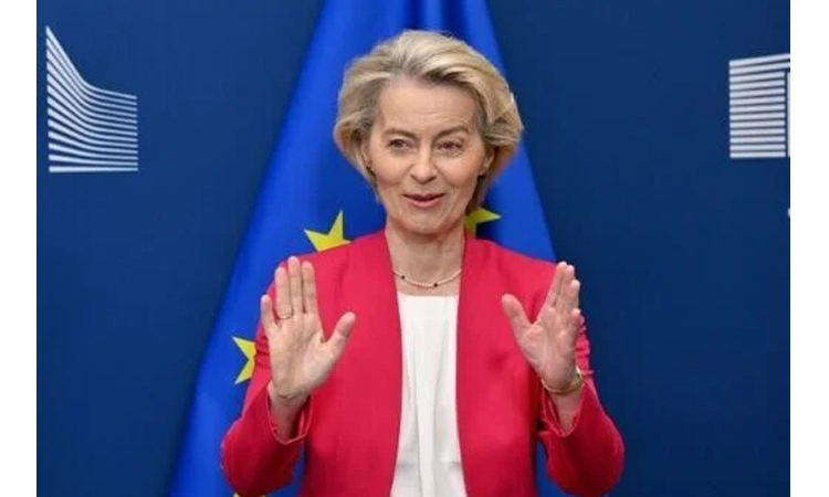EU chief vows to advance trade talks after 'good' Trump call