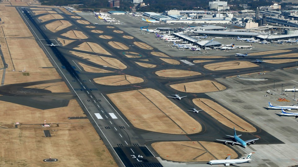 Japan's Narita Airport to build third runway