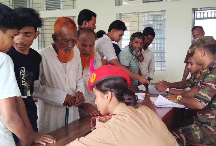 Army provides free treatments to 1,493 patients in Sirajganj