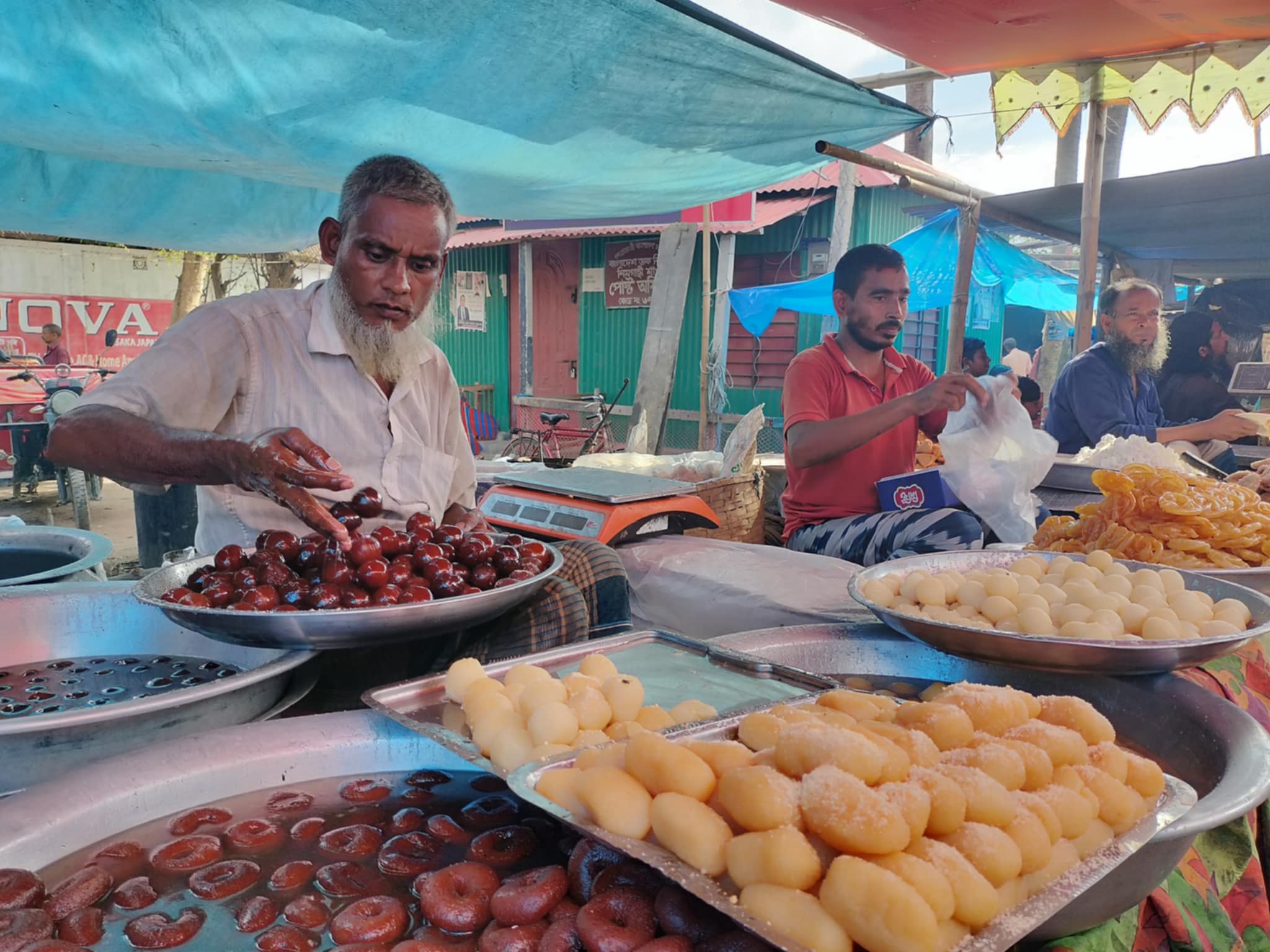 450-year-old traditional Jamaibaran Mela bustling with visitors in Raiganj 