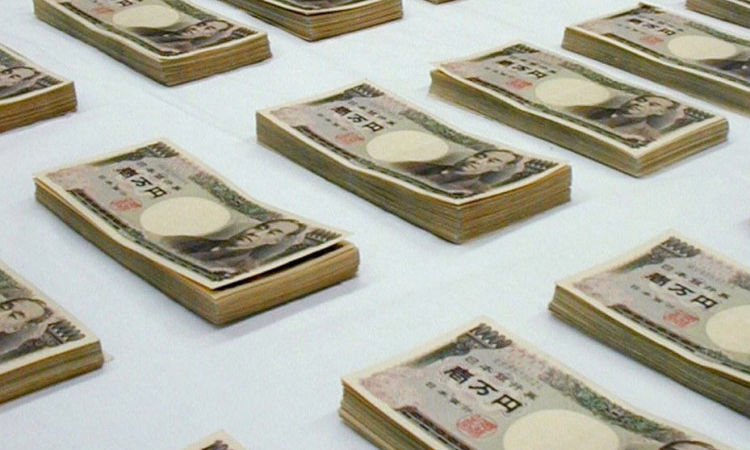 Japan loses status as world's top creditor