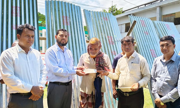 CI sheets, cash, dry food distributed among distressed people in C'nawabganj