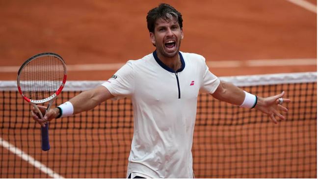 Norrie shocks Medvedev to reach French Open second round