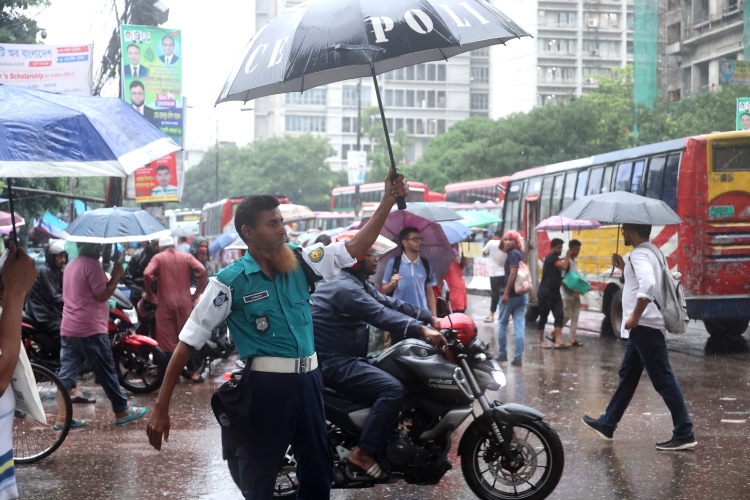Depression over Northwest Bay brings rain to Dhaka, other parts of country