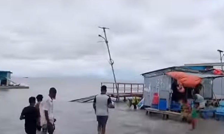 Huge area flooded in Bhola, launch services on all routes suspended