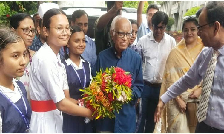 Planning adviser visits Kumudini Hospital   