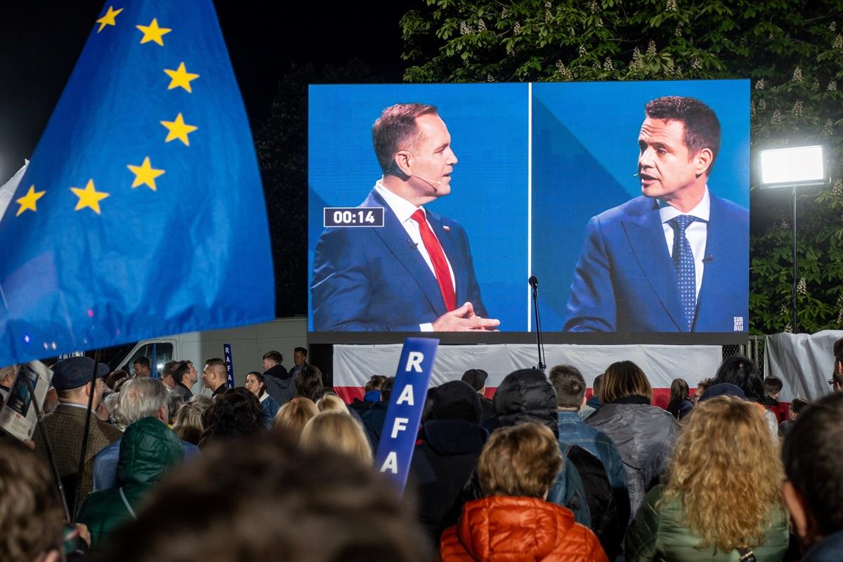 Rivals neck-and-neck ahead of Poland's 'clash of civilisations' vote