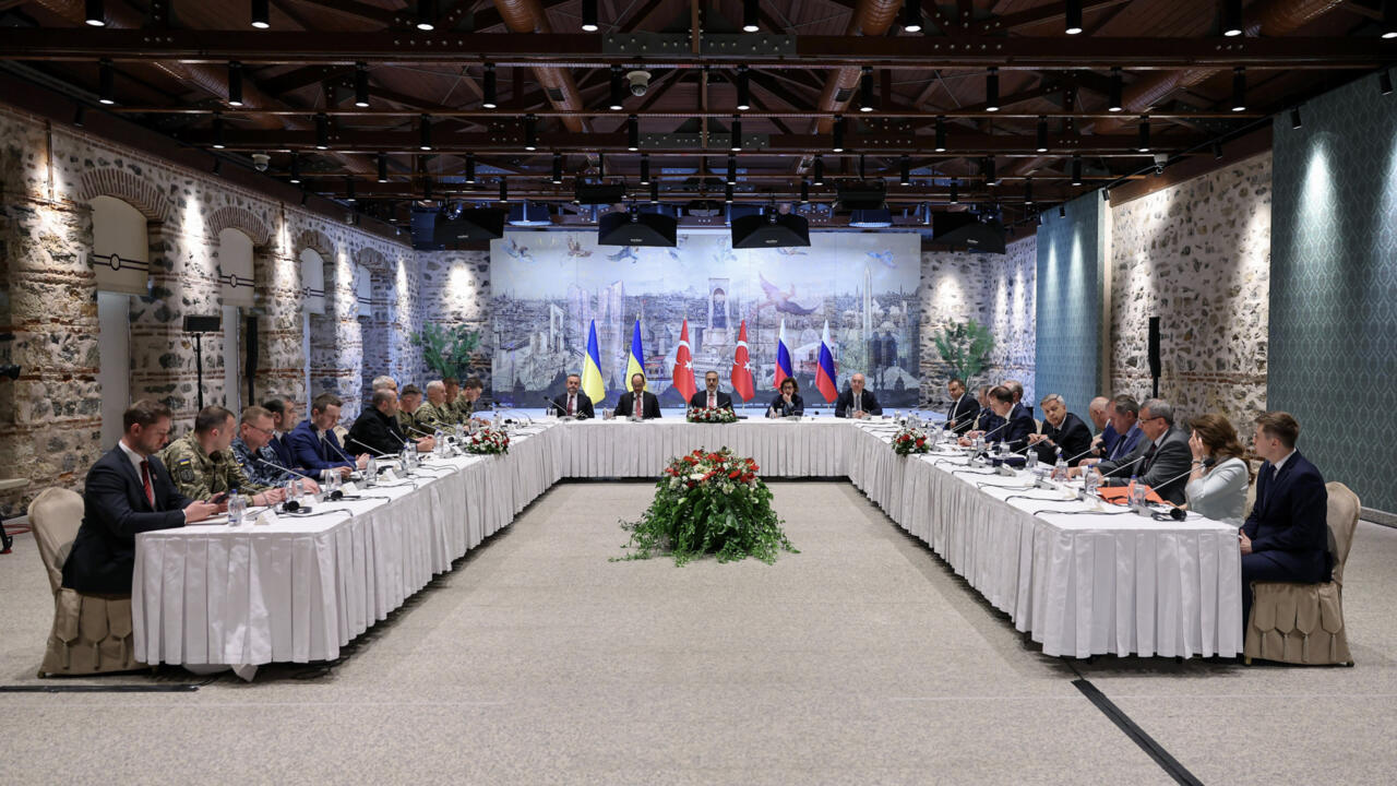 Russia, Ukraine in Istanbul for fresh peace talks