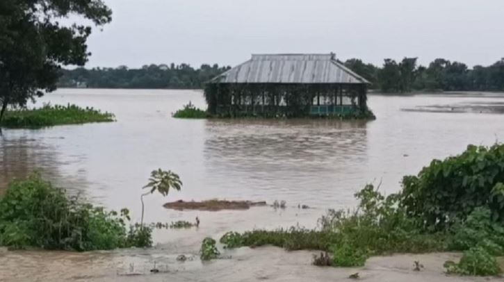 Water level of Howrah River rises in Akhaura