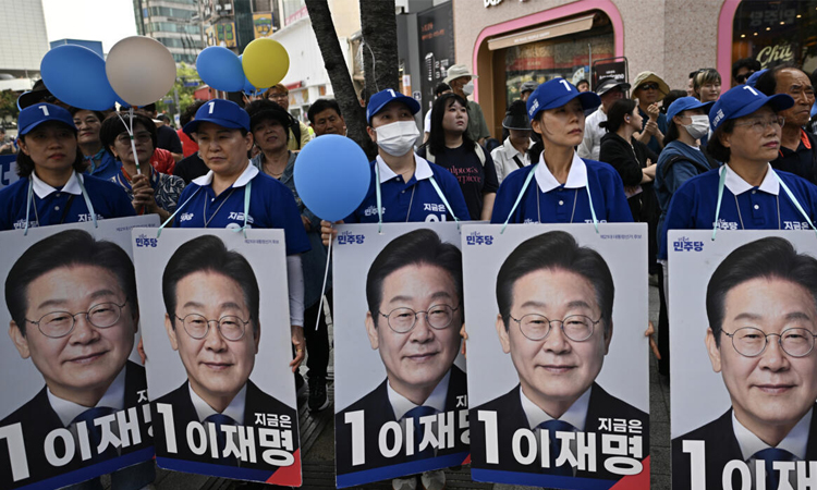 Polls show South Korea's Lee on track to win presidency by landslide